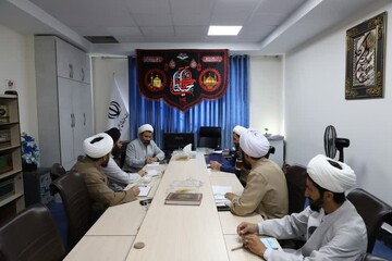 تصاویر/ جلسه برنامه ریزی مدیر و معاونین حوزه علمیه کردستان برای سال تحصیلی جدید