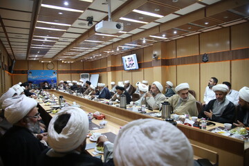 تصاویر| جلسه جامعه روحانیت شیراز