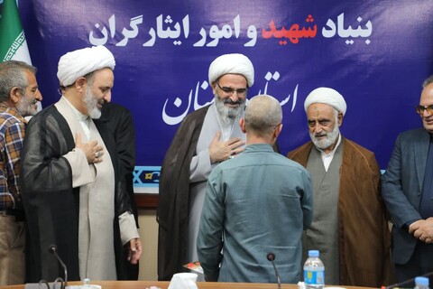 تصاویر/ آیین تجلیل از جانبازان، آزادگان، ایثارگران و خانواده‌های معظم شهدای اهل سنت استان سمنان