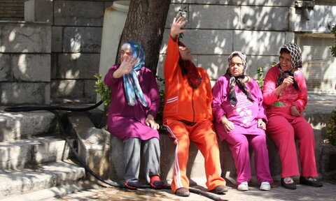 Hukumu za Kisheria | Kuwatazama wanawake wenye ulemavu wa akili wasiokuwa na hijabu ya kutosha
