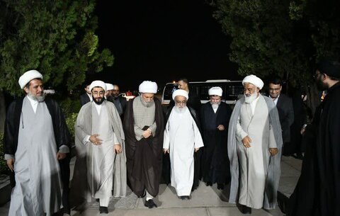 تصاویر|  استقبال از آیت‌الله شب‌زنده‌دار در فرودگاه شهید دستغیب شیراز