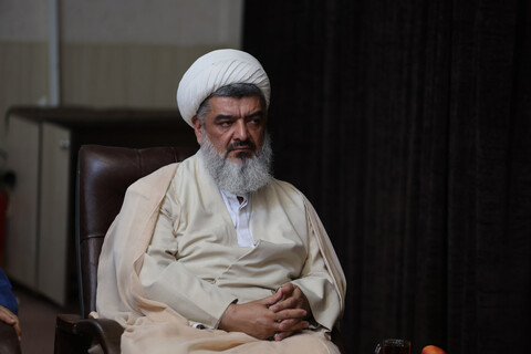 تصاویر / دیدار امام جمعه و اعضا ستاد نماز جمعه شهرستان قروه با ولی فقیه در استان همدان