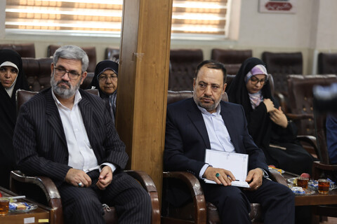 تصاویر / دیدار امام جمعه و اعضا ستاد نماز جمعه شهرستان قروه با ولی فقیه در استان همدان