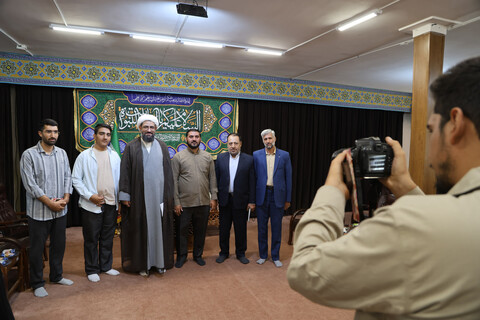 تصاویر / دیدار امام جمعه و اعضا ستاد نماز جمعه شهرستان قروه با ولی فقیه در استان همدان