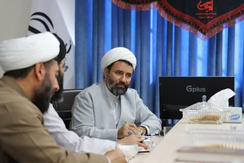 تصاویر/ جلسه برنامه ریزی مدیر و معاونین حوزه علمیه کردستان برای سال تحصیلی جدید