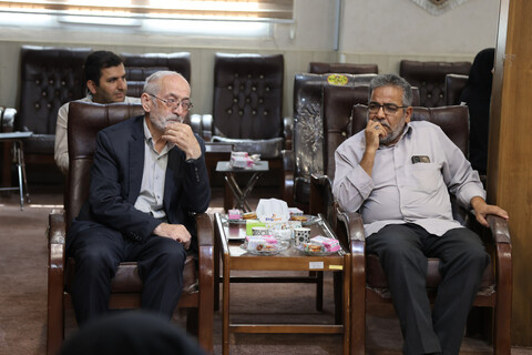 تصاویر / دیدار استادیاران قرآنی خواهر استان همدان با امام جمعه همدان