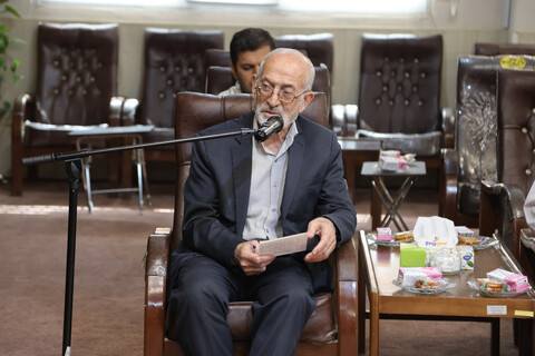 تصاویر / دیدار استادیاران قرآنی خواهر استان همدان با امام جمعه همدان