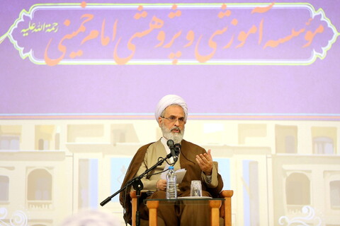 تصاویر/ مراسم آیین افتتاحیه سال تحصیلی ۱۴۰۴ ـ ۱۴۰۵ مؤسسه آموزشی و پژوهشی امام خمینی ره