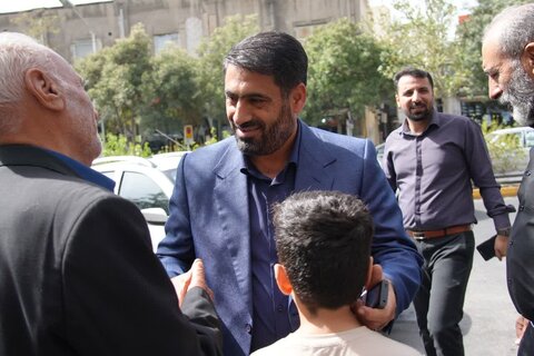 تصاویر دیدار نماینده ولی فقیه و فرمانده سپاه لرستان با خانواده شهدای جنگ ۱۲ روزه استان