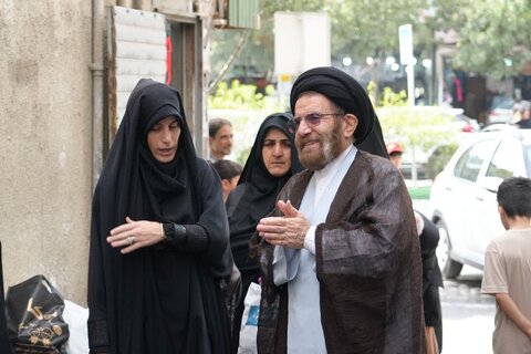 تصاویر دیدار نماینده ولی فقیه و فرمانده سپاه لرستان با خانواده شهدای جنگ ۱۲ روزه استان