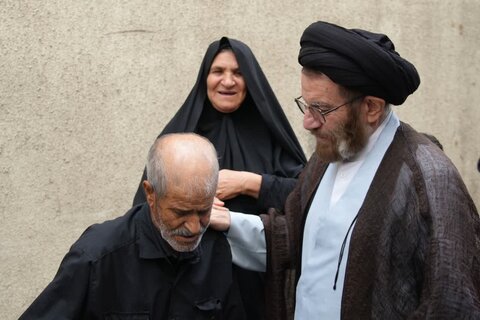 تصاویر دیدار نماینده ولی فقیه و فرمانده سپاه لرستان با خانواده شهدای جنگ ۱۲ روزه استان