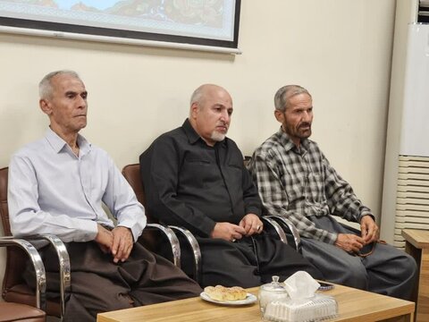 تصاویر/ نشست حجت‌الاسلام‌ والمسلمین پورذهبی با جمعی از پیشکسوتان جهاد و شهادتِ پیشمرگان مسلمان کُرد کردستان