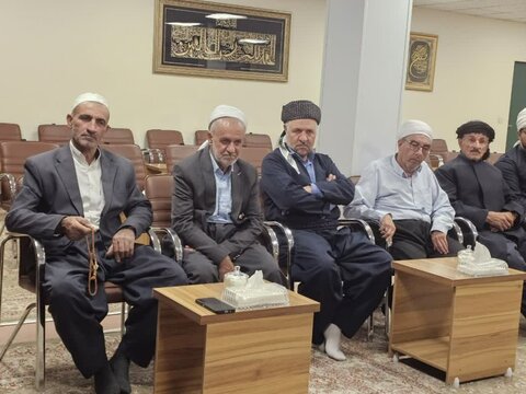 تصاویر/ نشست حجت‌الاسلام‌ والمسلمین پورذهبی با جمعی از پیشکسوتان جهاد و شهادتِ پیشمرگان مسلمان کُرد کردستان