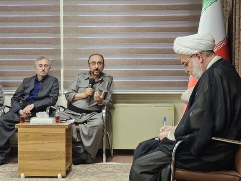 تصاویر/ نشست حجت‌الاسلام‌ والمسلمین پورذهبی با جمعی از پیشکسوتان جهاد و شهادتِ پیشمرگان مسلمان کُرد کردستان