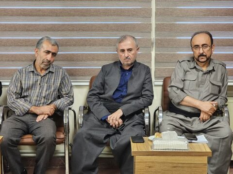 تصاویر/ نشست حجت‌الاسلام‌ والمسلمین پورذهبی با جمعی از پیشکسوتان جهاد و شهادتِ پیشمرگان مسلمان کُرد کردستان