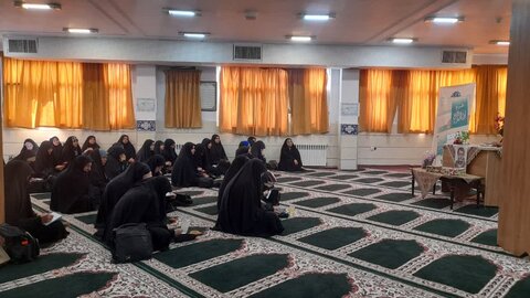 تصاویر/مراسم افتتاحیه طرح اربعین تعالی در مدرسه علمیه فاطمه‌الزهرا(س) ساوه