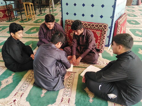 تصاویر/ مباحثه طلاب مدرسه علمیه آیت‌الله مدنی کاشانی(ره)