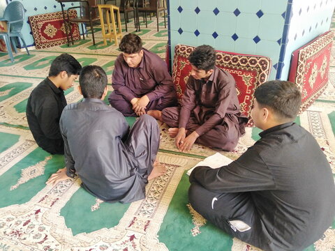 تصاویر/ مباحثه طلاب مدرسه علمیه آیت‌الله مدنی کاشانی(ره)