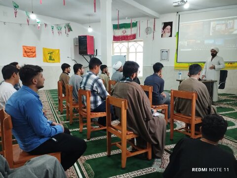 تصاویر کارگاه مهدویت در مدرسه علمیه امام رضا(ع) شهرستان پلدختر