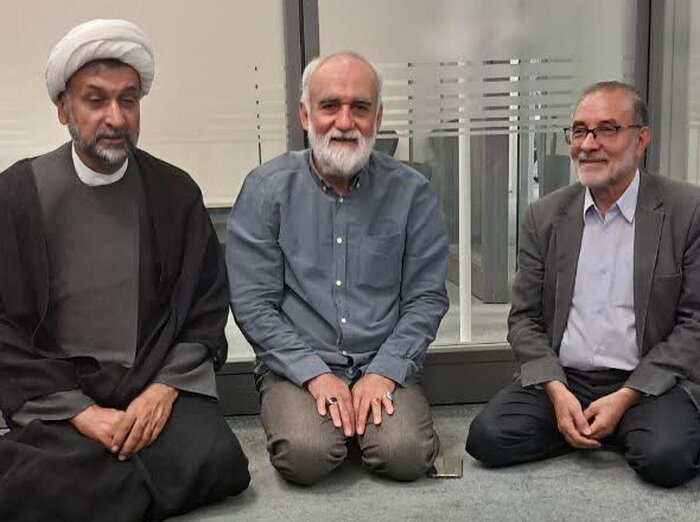 دیدار نمایندگان آیت الله اعرافی با مدرس و پژوهشگر علوم حدیث + عکس