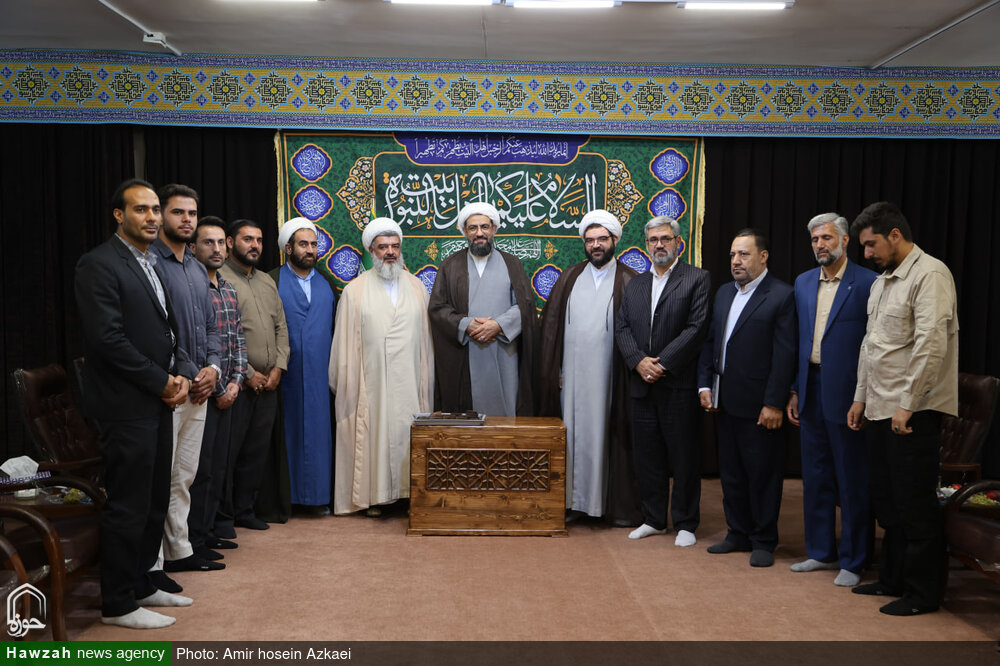 تصاویر / دیدار امام جمعه و اعضای ستاد نماز جمعه شهرستان قروه با نماینده ولی فقیه در استان همدان