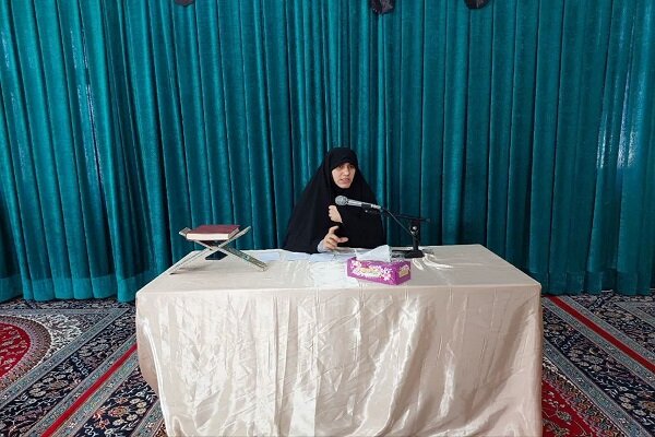 بانوان طلبه نقشی کلیدی در نهادینه‌سازی الگوی سوم زن مسلمان دارند+ عکس