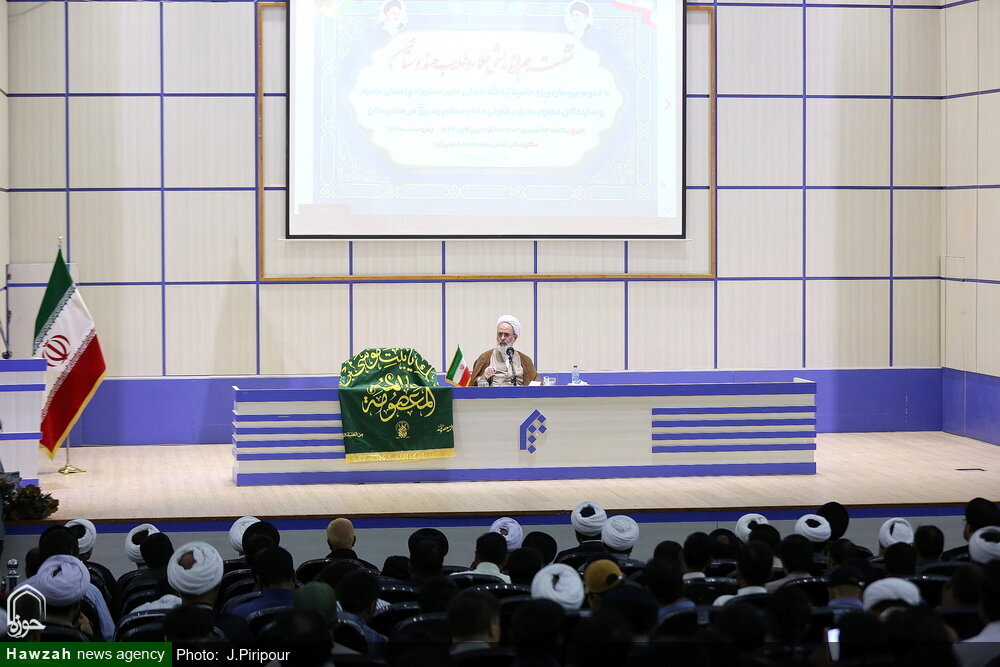 آية الله الأعرافي يدعو طلبة الهند إلى الاقتداء بالنبي الأكرم (ص) ومواصلة نهج أسلافهم من العلماء الخالدين