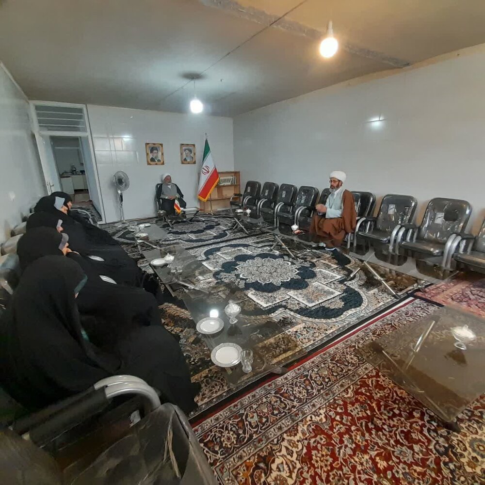 هم‌اندیشی مسئولان شازند در هفته وقف