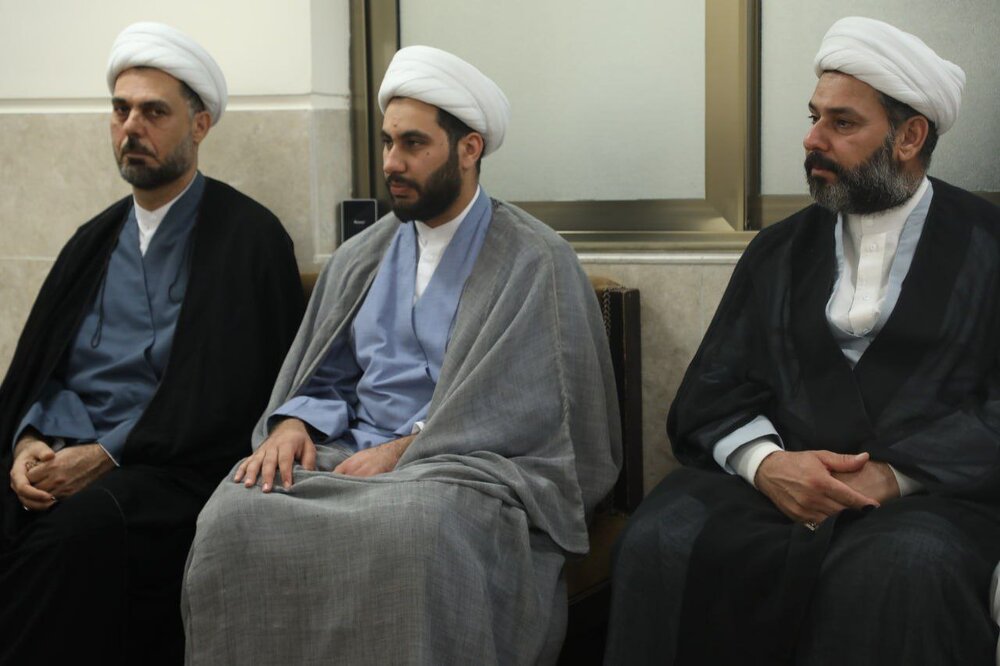 آية الله المدرسي يدعو إلى حثّ الشباب على مدارسة معارف أهل البيت (عليهم السلام)