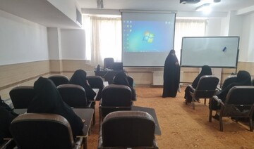 برگزاری کارگاه پایان‌نامه‌نویسی با محوریت هوش مصنوعی در مدرسه علمیه حضرت زهرا(س) میبد