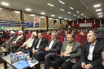 تصاویر/ برگزاری دوره آموزشی «جذب دانش‌آموزان به نماز» با حضور 300 فرهنگی در کرمانشاه