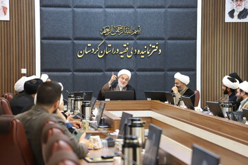 تصاویر / جلسه مدیران حوزوی خواهران و برادران استان کردستان با نماینده ولی فقیه