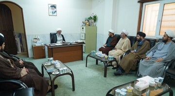 تصاویر/ دیدار هیات امنای مدرسه علمیه بوشهر با امام جمعه