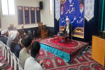 سه محور اساسی مدیریت، معنویت و علمیت باید در مجموعه حوزه‌های علمیه جاری باشد