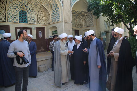 تصاویر| بازدید آیت الله شب زنده دار از مدرسه علمیه محمودیه شیراز