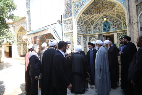 تصاویر| بازدید آیت الله شب زنده دار از مدرسه علمیه محمودیه شیراز