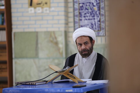 برگزاری درس خارج حجت الاسلام والمسلمین کلانتری در حرم مطهر سیدعلاالدین حسین(ع)
