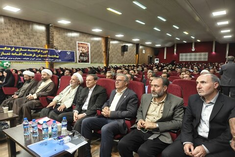 تصاویر/ برگزاری دوره آموزشی «جذب دانش‌آموزان به نماز» با حضور 300 فرهنگی در کرمانشاه