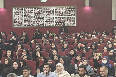 تصاویر/ برگزاری دوره آموزشی «جذب دانش‌آموزان به نماز» با حضور 300 فرهنگی در کرمانشاه