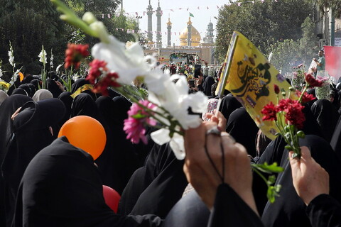 تصاویر/  آیین استقبال ورود کاروان نمادین حضرت فاطمه معصومه سلام‌الله علیها به شهر مقدس قم