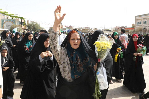 تصاویر/  آیین استقبال ورود کاروان نمادین حضرت فاطمه معصومه سلام‌الله علیها به شهر مقدس قم