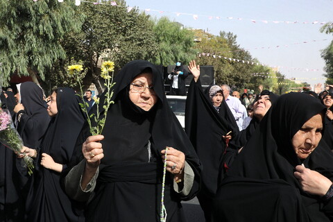 تصاویر/  آیین استقبال ورود کاروان نمادین حضرت فاطمه معصومه سلام‌الله علیها به شهر مقدس قم