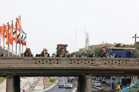 تصاویر/  آیین استقبال ورود کاروان نمادین حضرت فاطمه معصومه سلام‌الله علیها به شهر مقدس قم