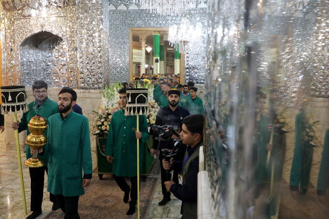 تصاویر/ گل آرایی ضریح مطهر حضرت فاطمه معصومه(س)