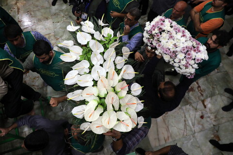 تصاویر/ گل آرایی ضریح مطهر حضرت فاطمه معصومه(س)