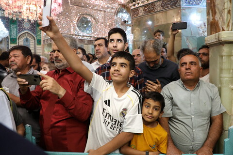 تصاویر/ گل آرایی ضریح مطهر حضرت فاطمه معصومه(س)