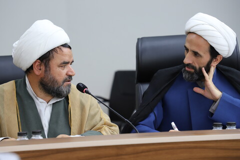 تصاویر / نشست هم اندیشی مدیران مدارس علمیه استان