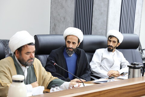 تصاویر / نشست هم اندیشی مدیران مدارس علمیه استان