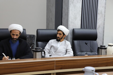 تصاویر / نشست هم اندیشی مدیران مدارس علمیه استان