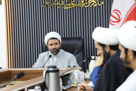 تصاویر / نشست هم اندیشی مدیران مدارس علمیه استان